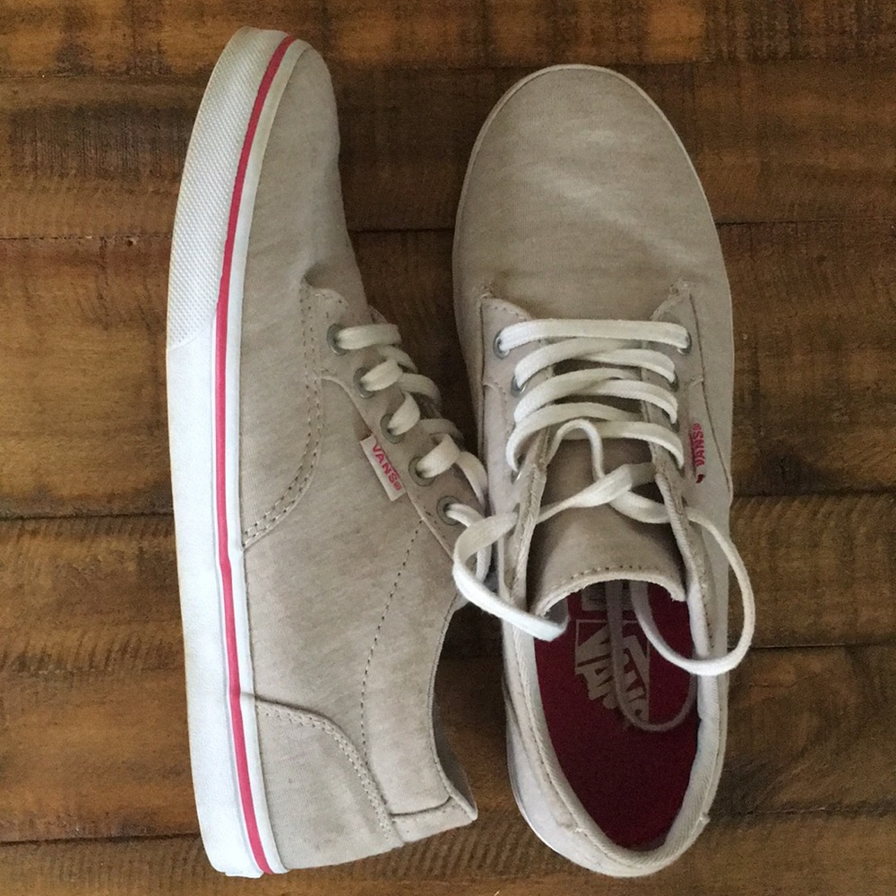 Vans off the wall. Size women’s 7.